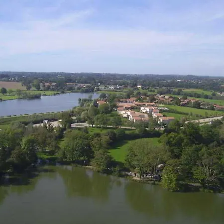 База отдыха Terres De France - Natura Pescalis Moncoutant