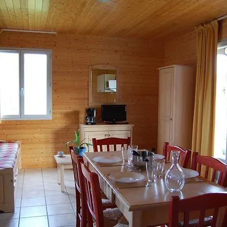 Terres De France - Natura Pescalis 홀리데이파크 몽카우턴트